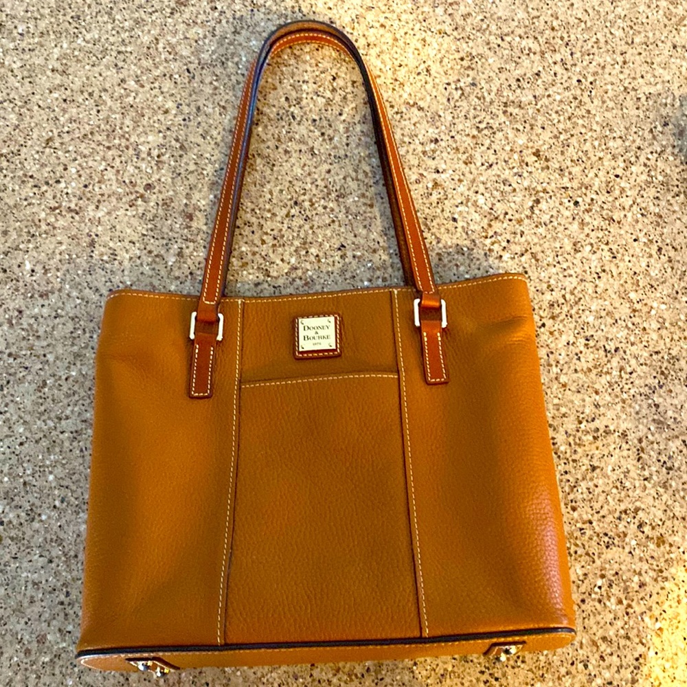 Dooney & Bourke leather shoulder bag.  Like new condition.